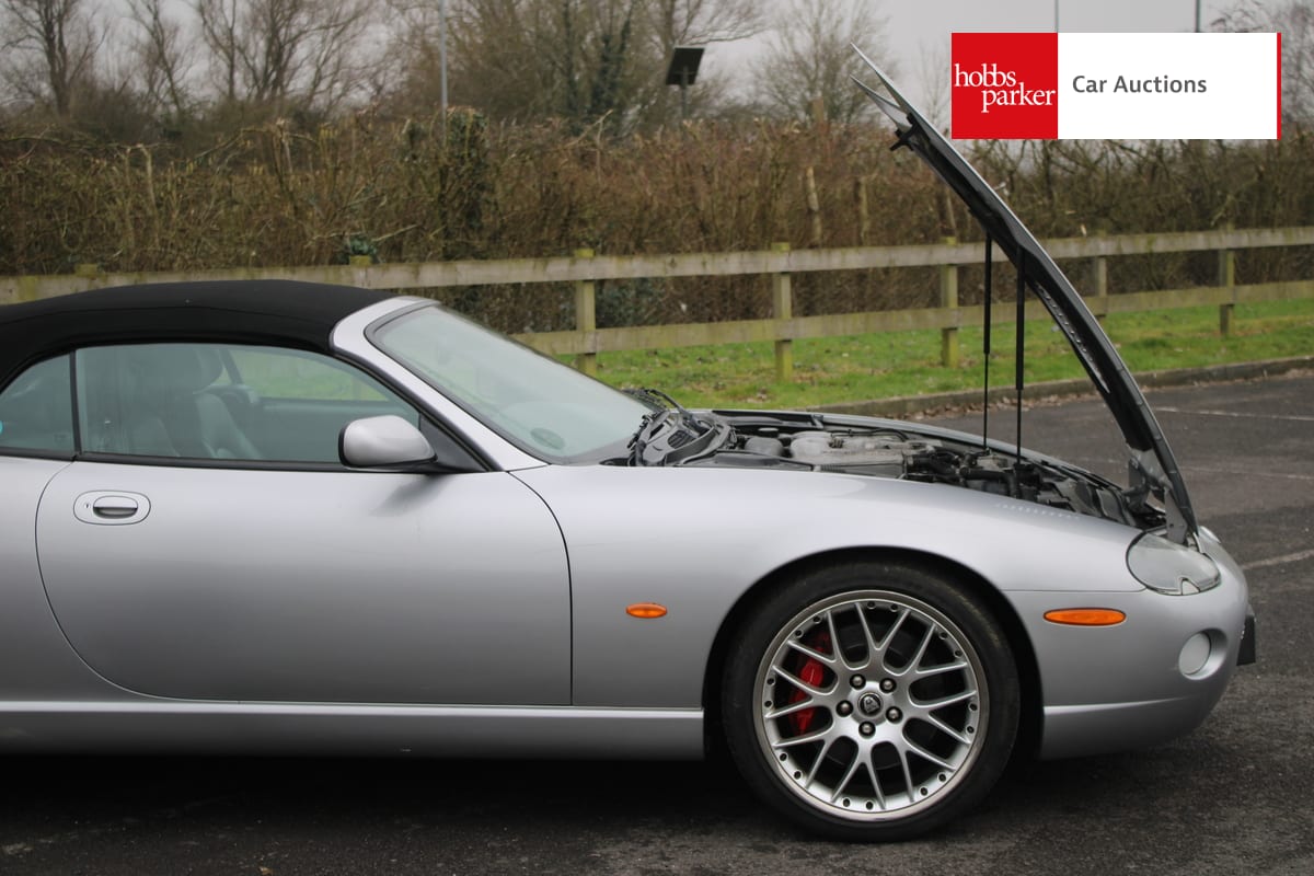 JAGUAR XKR CONVERTIBLE AUTO image 32