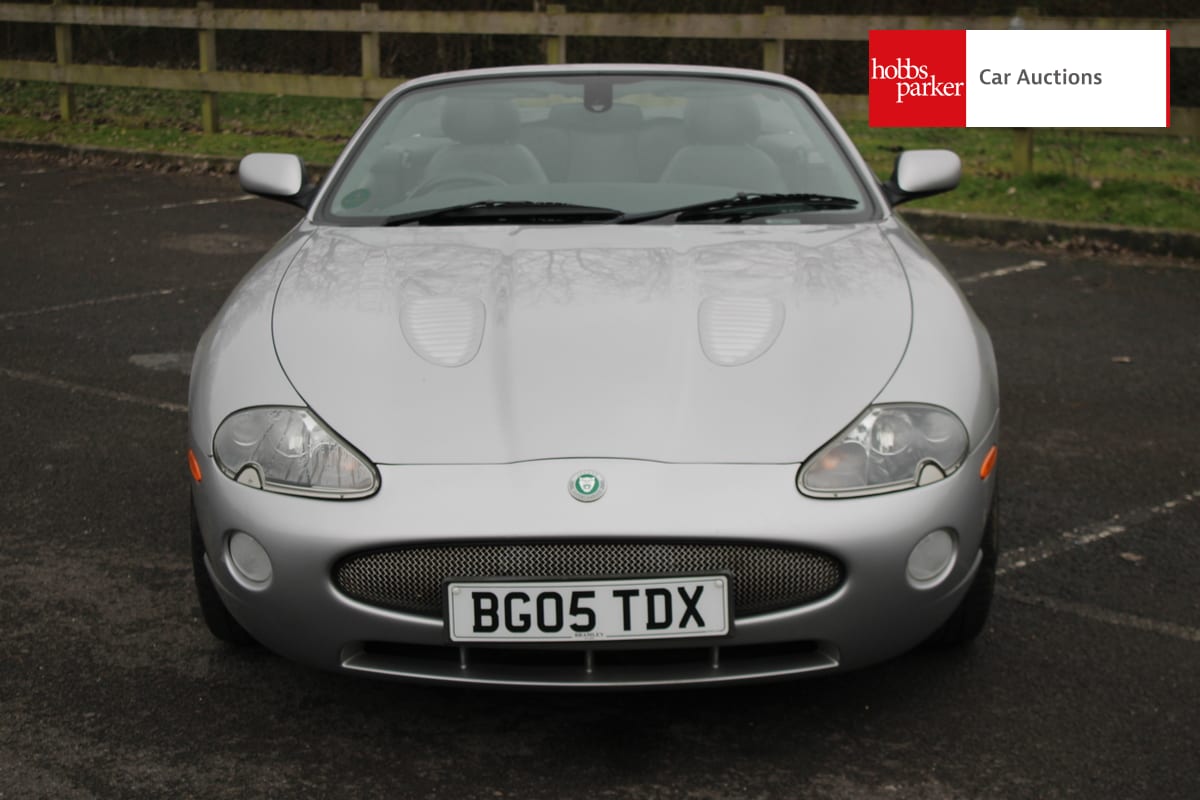 JAGUAR XKR CONVERTIBLE AUTO image 8