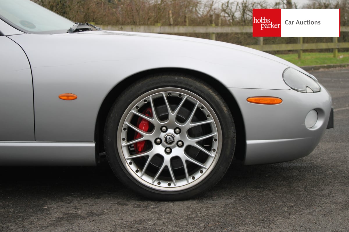 JAGUAR XKR CONVERTIBLE AUTO image 9