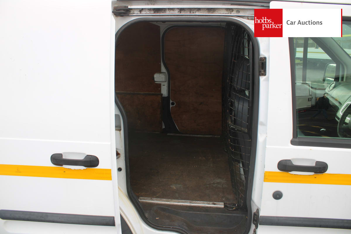 FORD TRANSIT CONNECT 75 T220 image 14