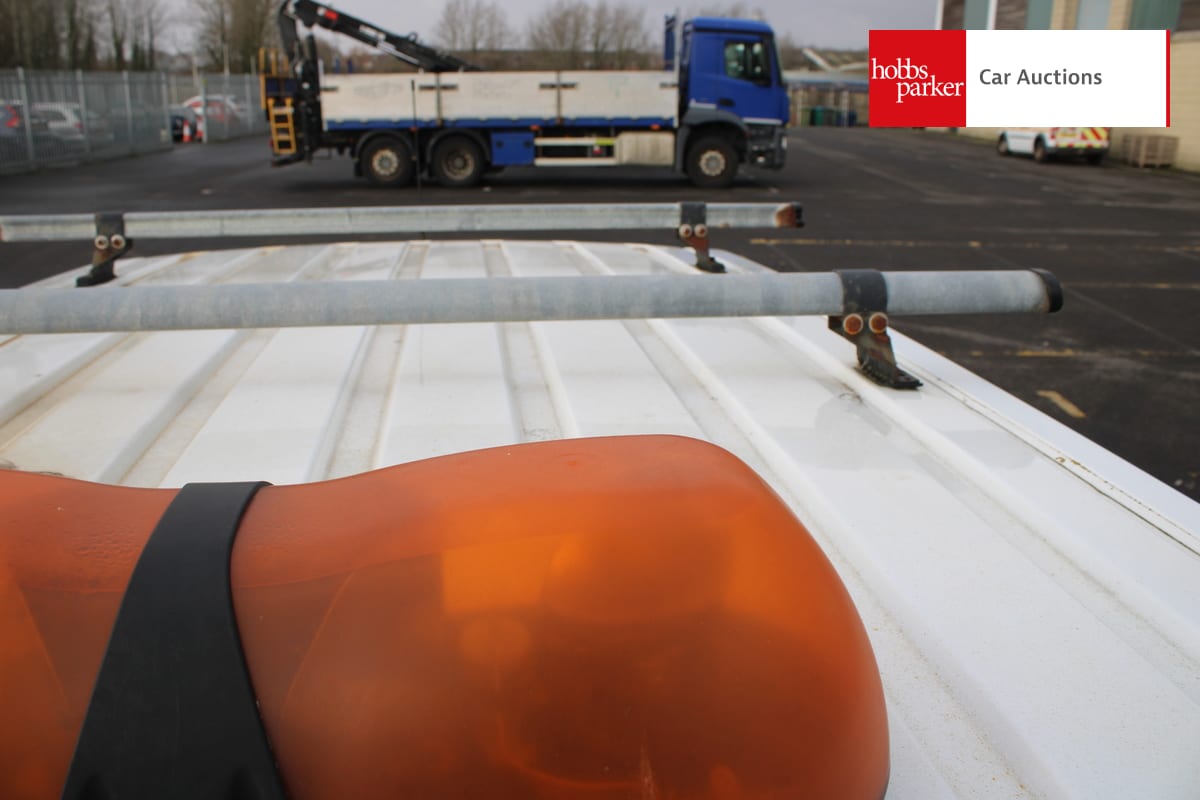 FORD TRANSIT CONNECT 75 T220 image 18