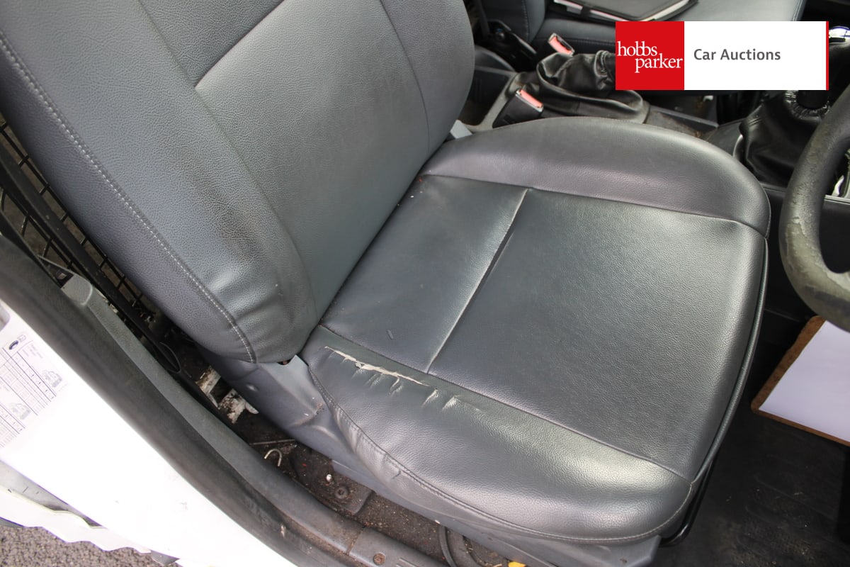 FORD TRANSIT CONNECT 75 T220 image 9