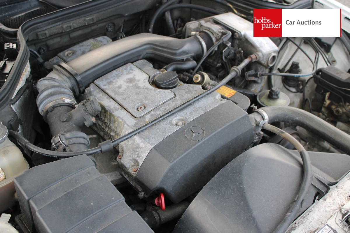 MERCEDES E220 COUPE AUTO image 37