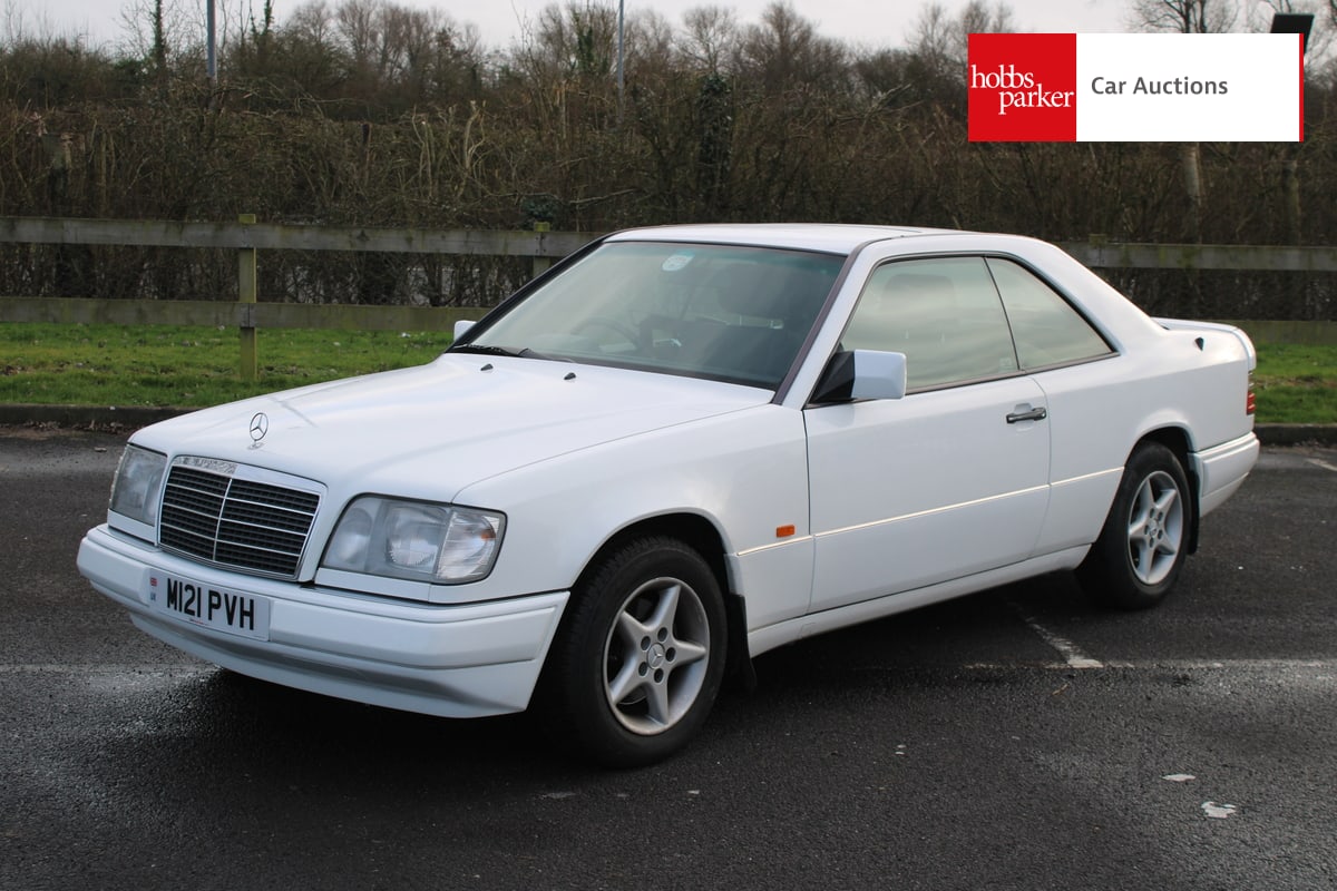 MERCEDES E220 COUPE AUTO image 7