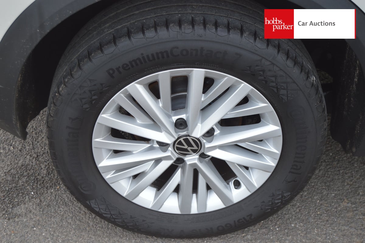 VOLKSWAGEN T-ROC LIFE TSI image 11