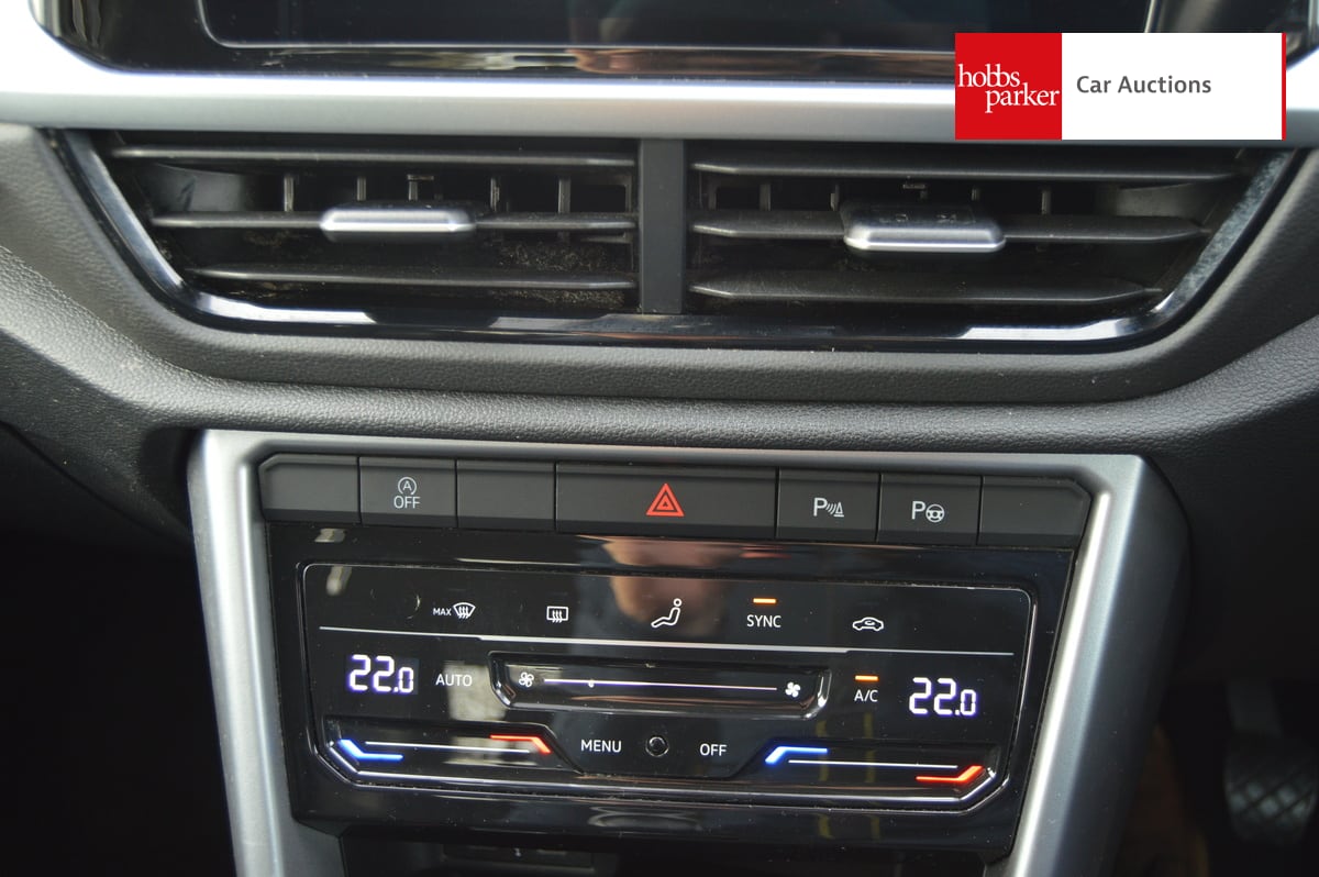 VOLKSWAGEN T-ROC LIFE TSI image 19