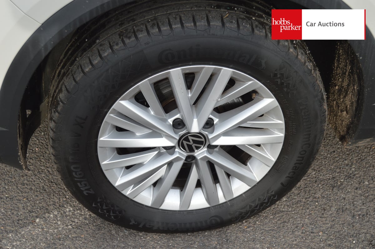 VOLKSWAGEN T-ROC LIFE TSI image 9