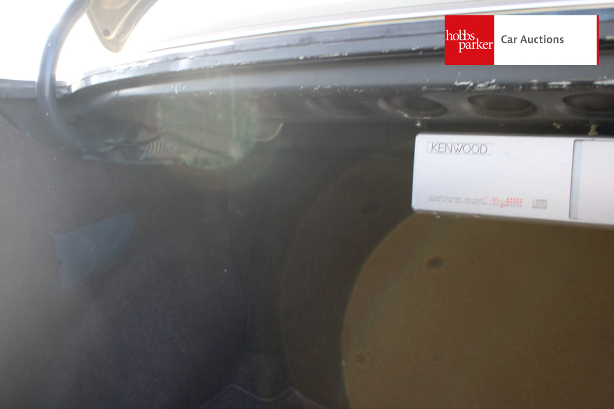 MERCEDES 300 SE AUTO image 21