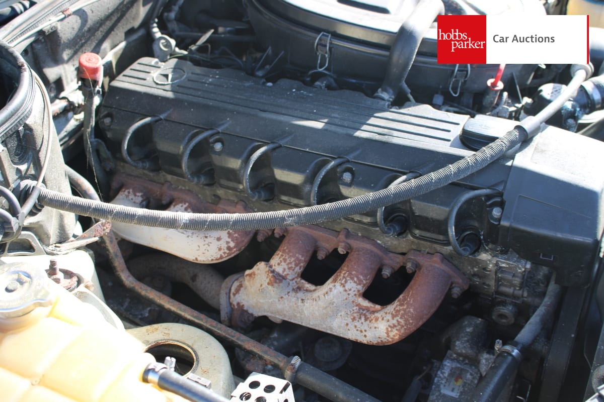 MERCEDES 300 SE AUTO image 38