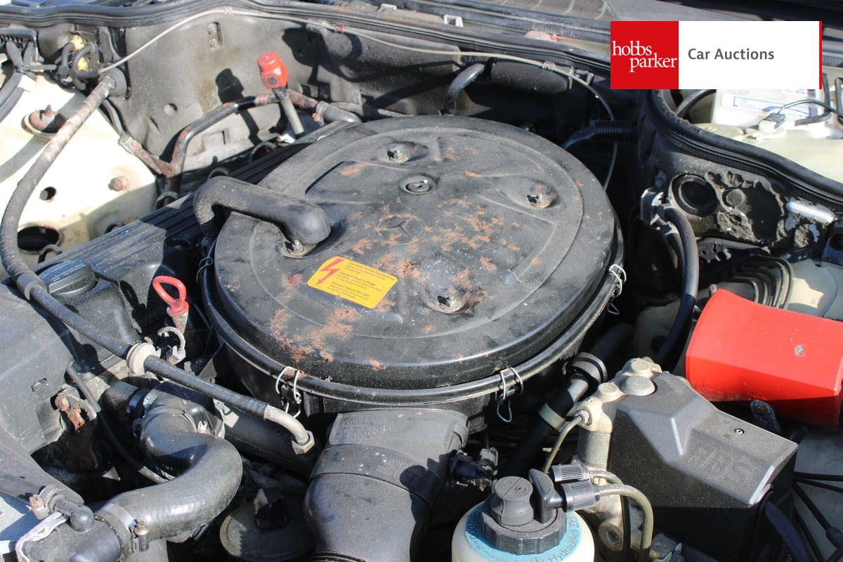 MERCEDES 300 SE AUTO image 39