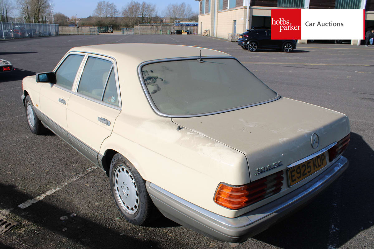 MERCEDES 300 SE AUTO image 5