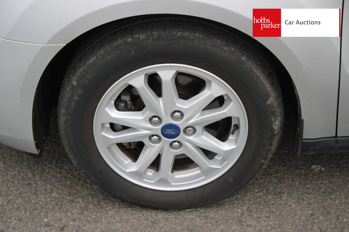 FORD TOURNEO CONNECT ZETEC TDC image 12