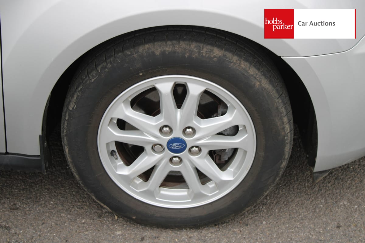 FORD TOURNEO CONNECT ZETEC TDC image 9