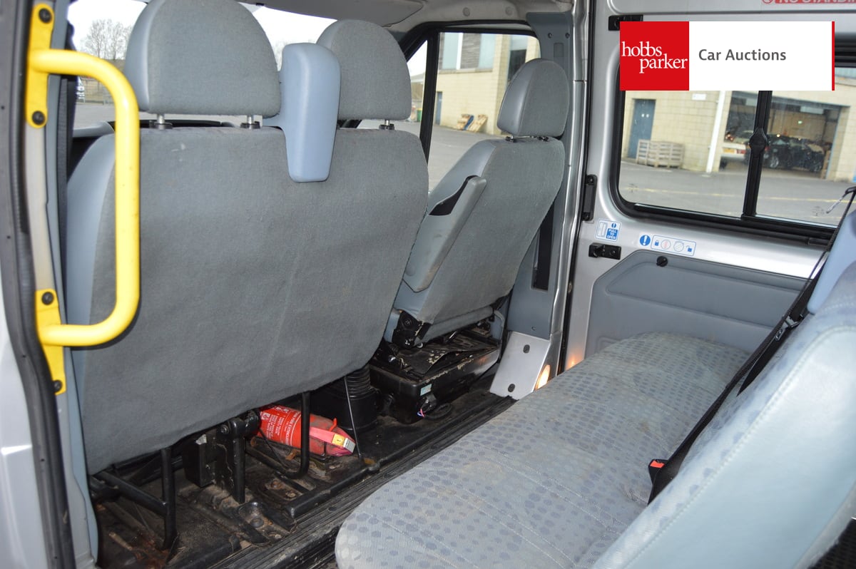 FORD TRANSIT 140 T300 FWD Minibus image 14