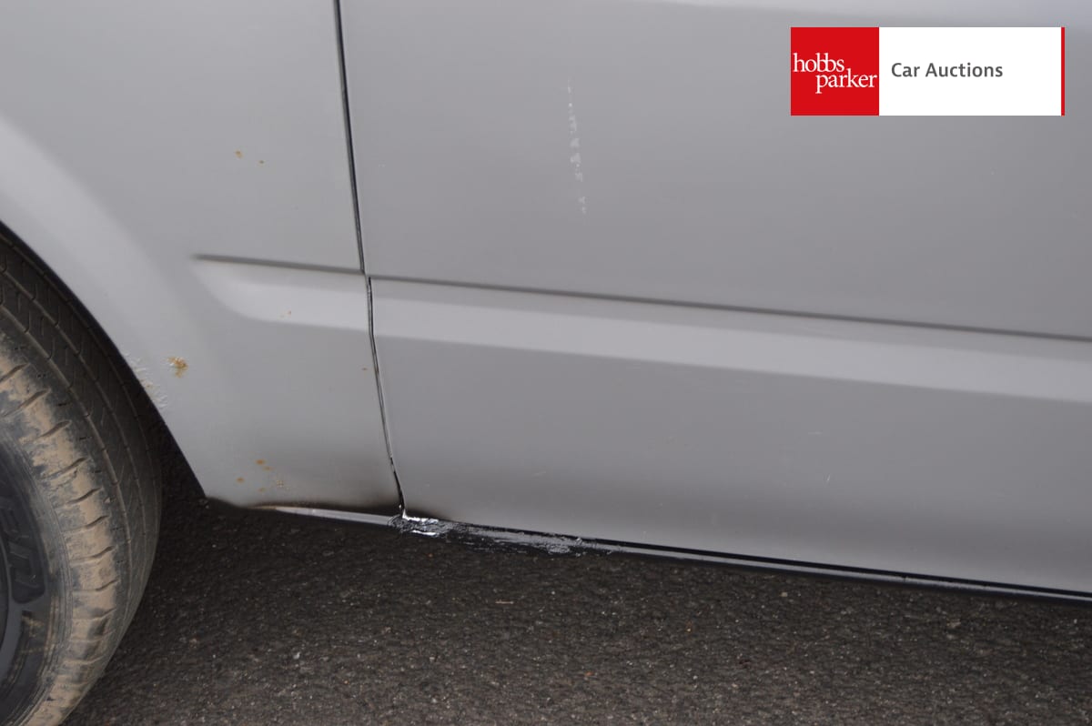 FORD TRANSIT 140 T300 FWD Minibus image 16