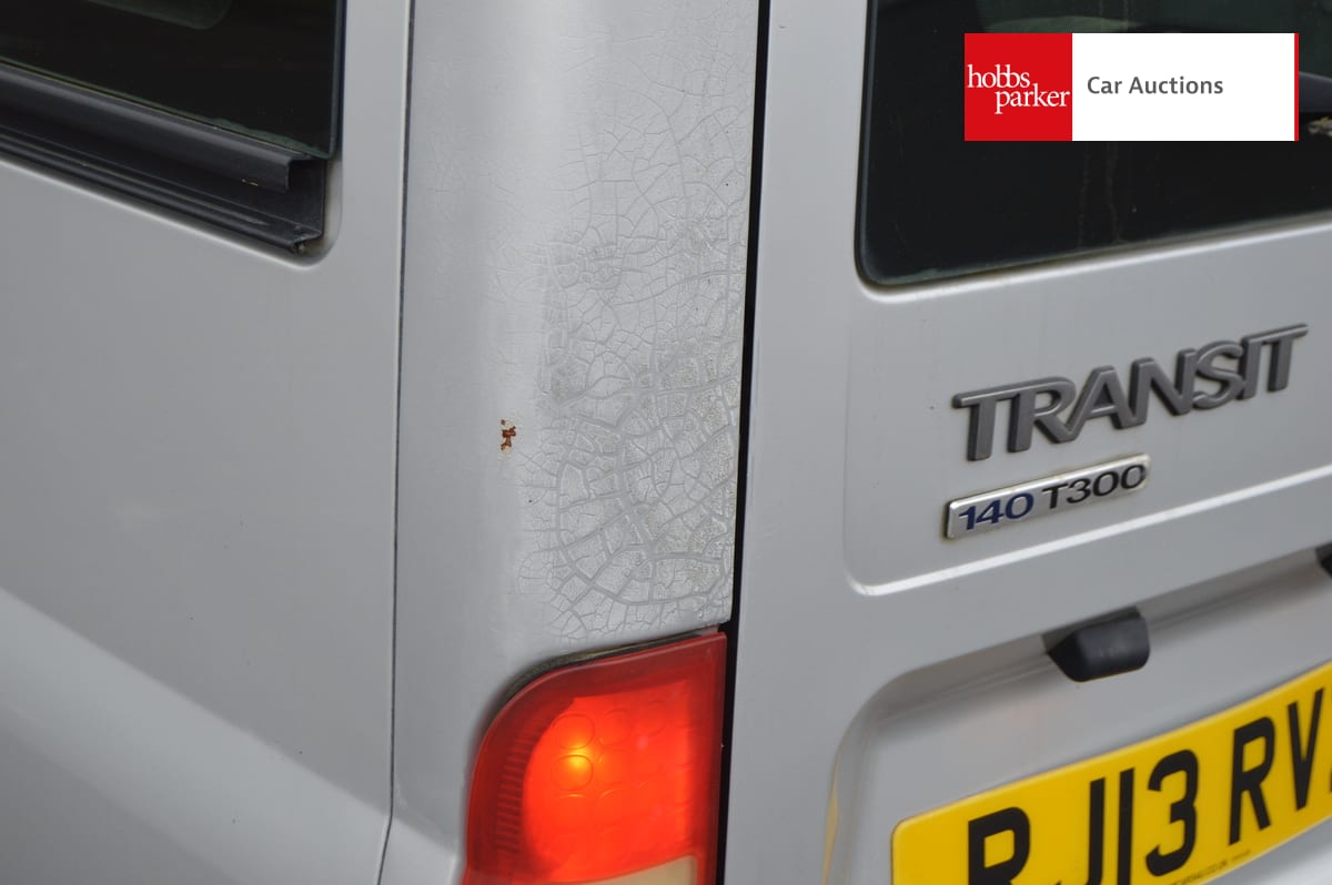FORD TRANSIT 140 T300 FWD Minibus image 18