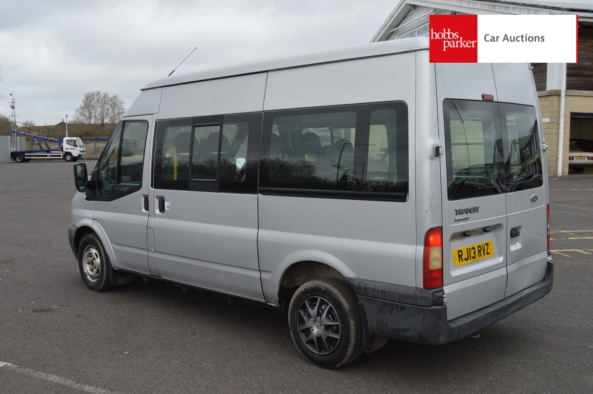 FORD TRANSIT 140 T300 FWD Minibus image 5