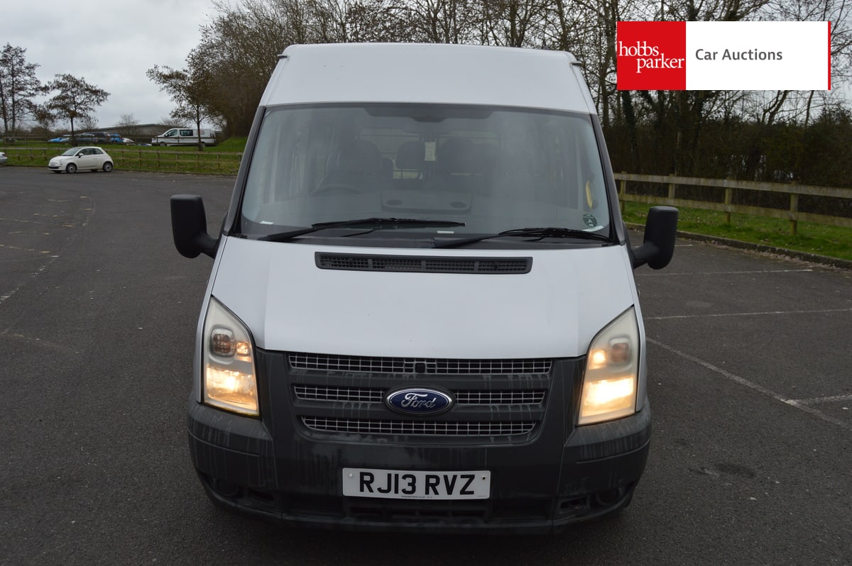 FORD TRANSIT 140 T300 FWD Minibus image 8