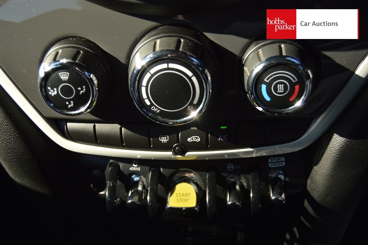 MINI COUNTRYMAN COOPER S E ALL4 A image 19