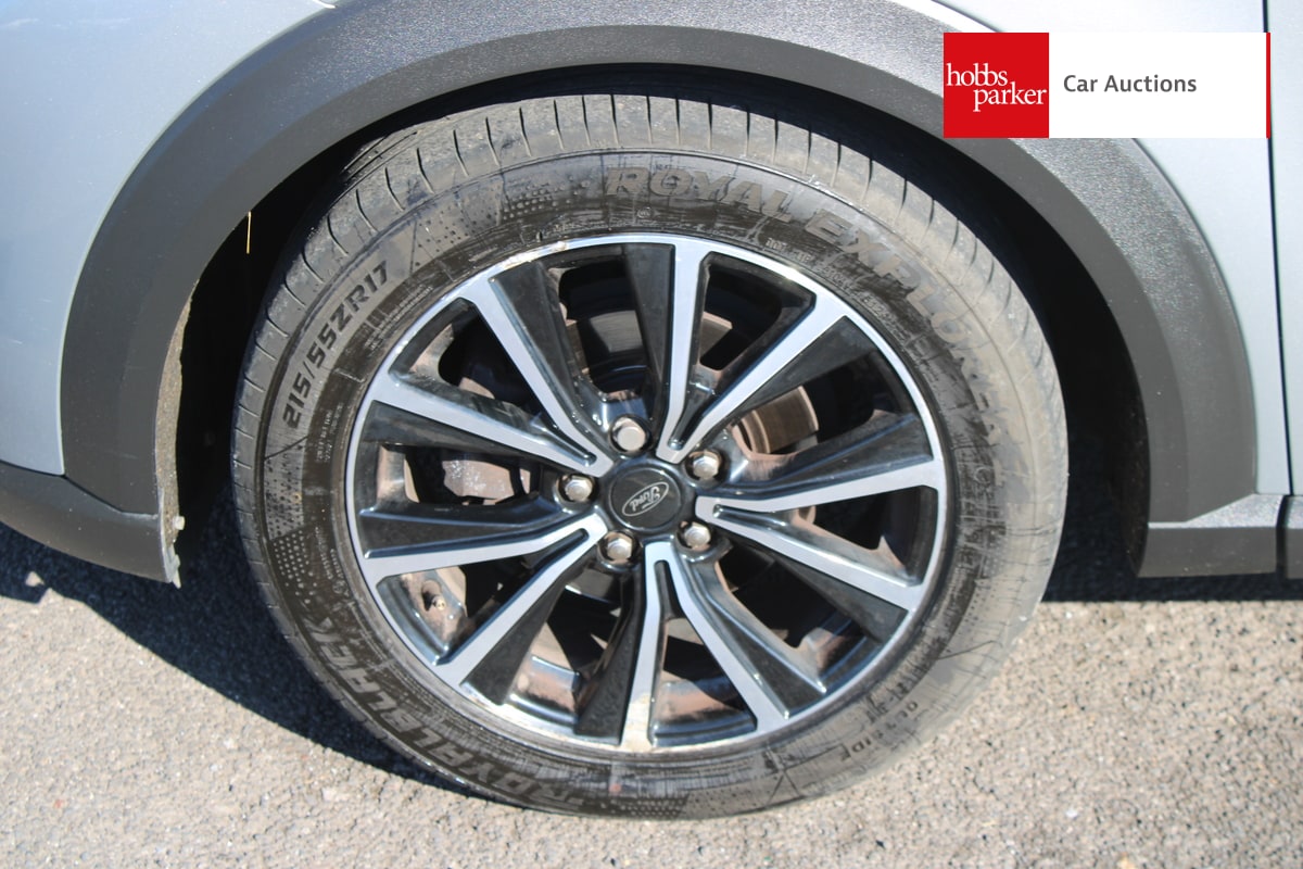 FORD PUMA TITANIUM MHEV image 12