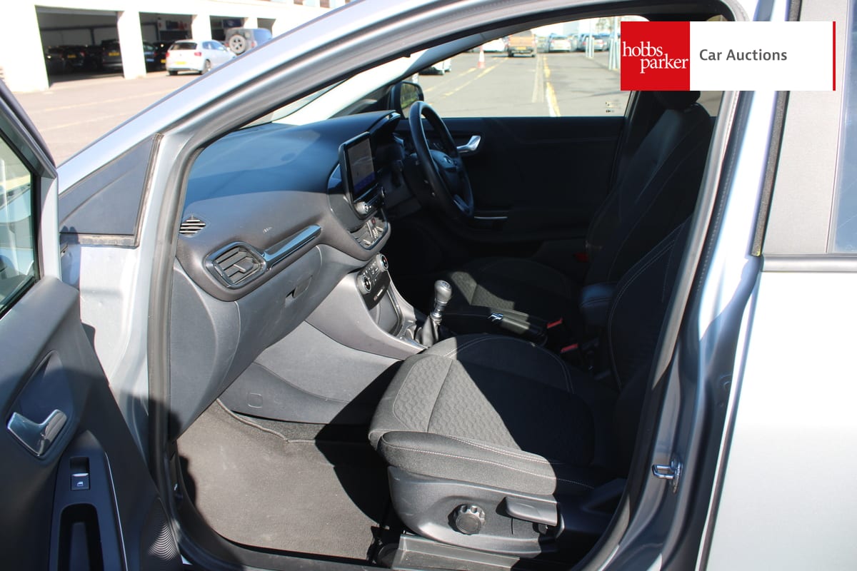 FORD PUMA TITANIUM MHEV image 13