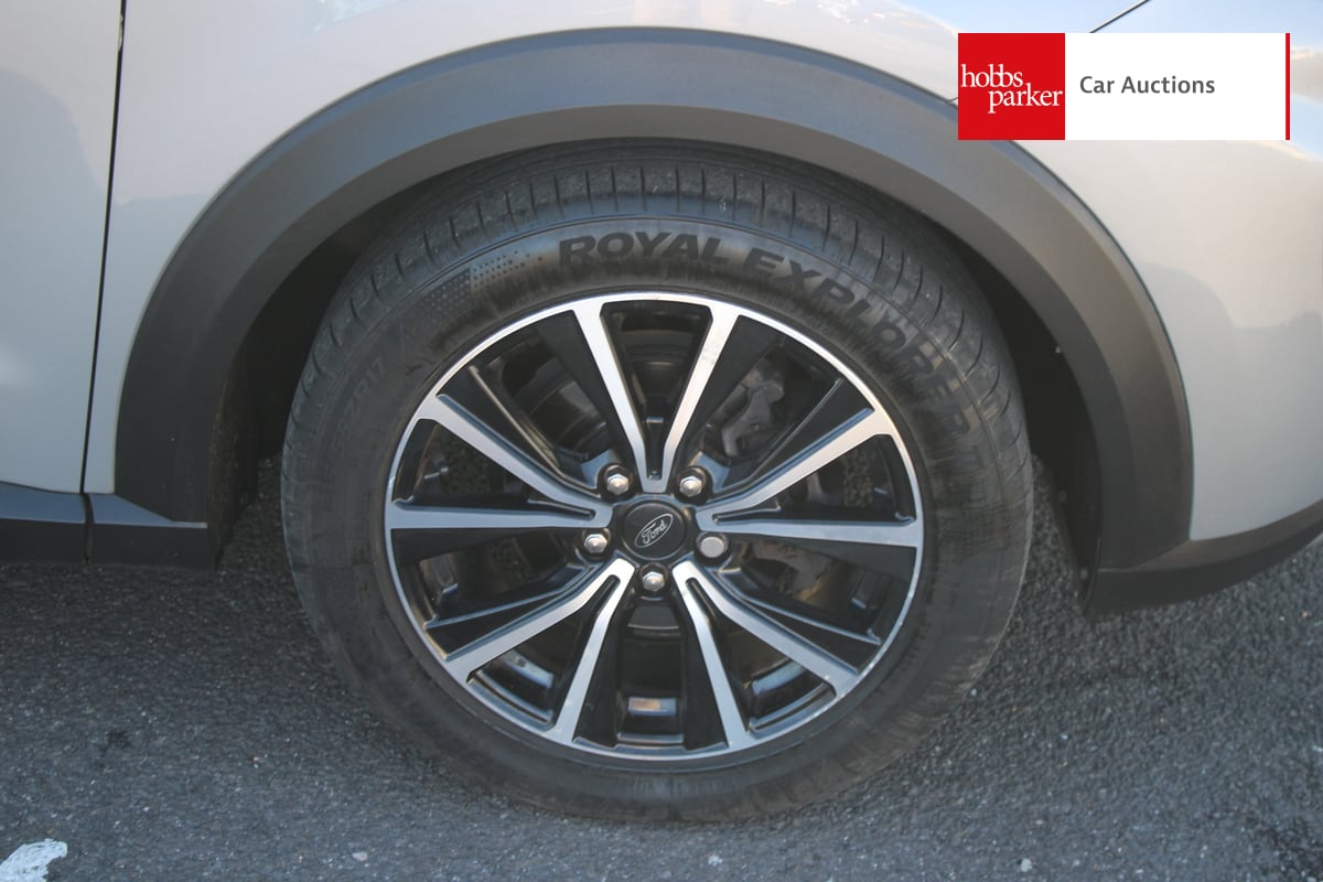 FORD PUMA TITANIUM MHEV image 9