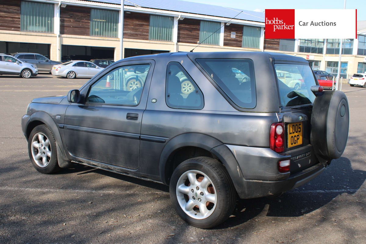 LAND ROVER FREELANDER TD4 XEI AUTO image 5