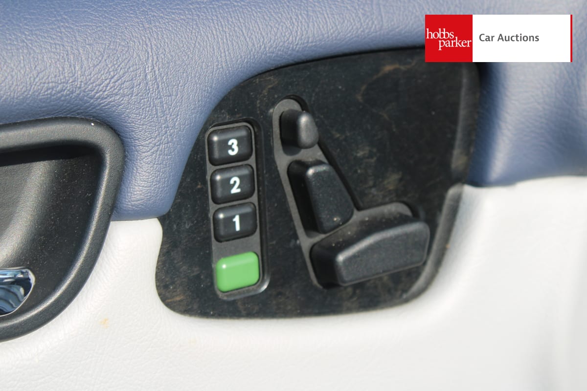 MERCEDES CLK430 AVANTGARDE AUTO CONVERTIBLE image 27