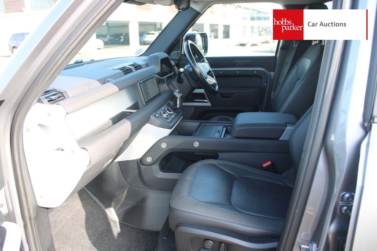 LAND ROVER DEFENDER SE D AUTO image 13