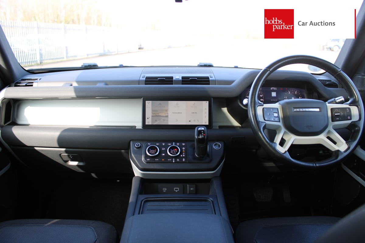 LAND ROVER DEFENDER SE D AUTO image 18