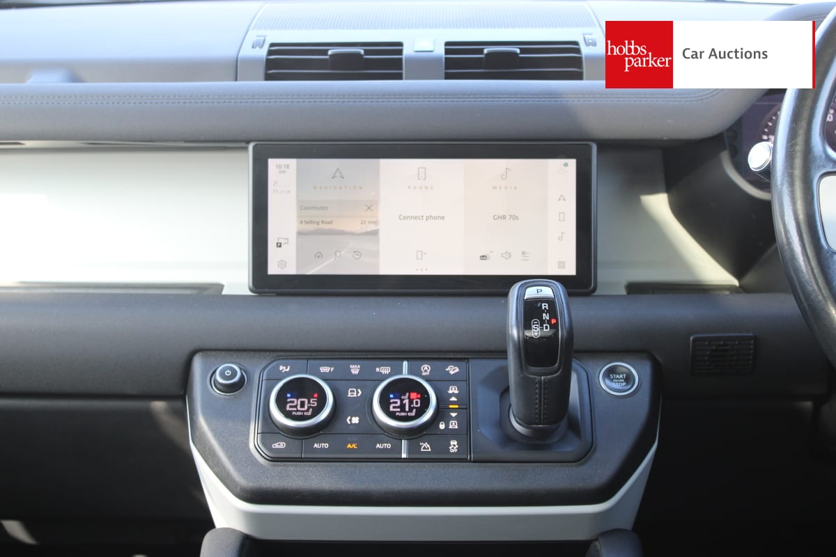 LAND ROVER DEFENDER SE D AUTO image 19