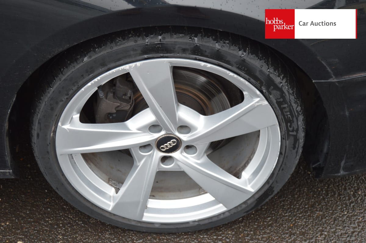 AUDI A4 S LINE 40 TFSI S-A image 9