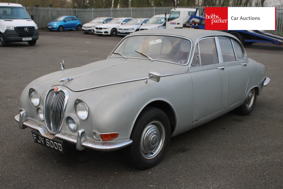 JAGUAR S Type 3.4 Manual with Overdrive image 7