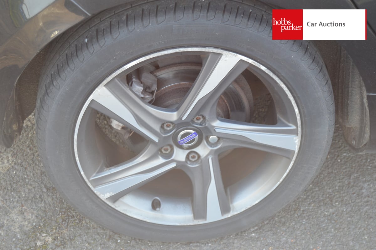 VOLVO V40 R-DESIGN LUX NAV D4 A image 11