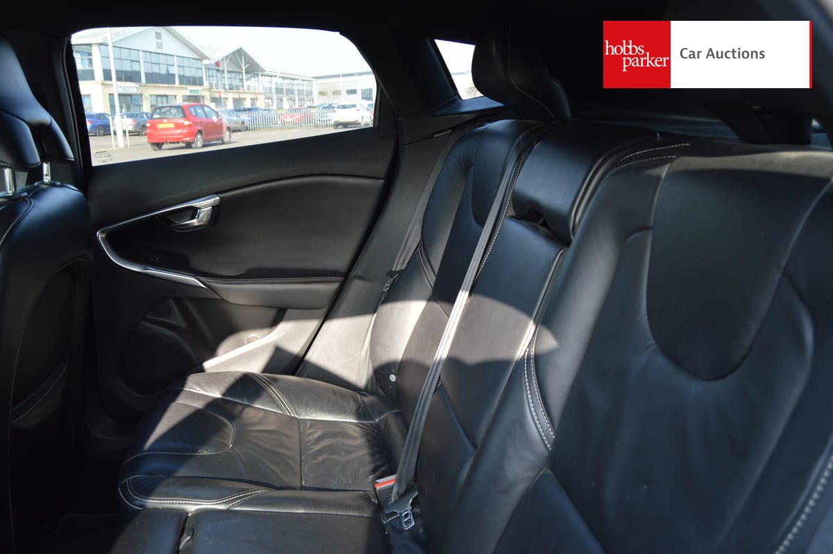 VOLVO V40 R-DESIGN LUX NAV D4 A image 14