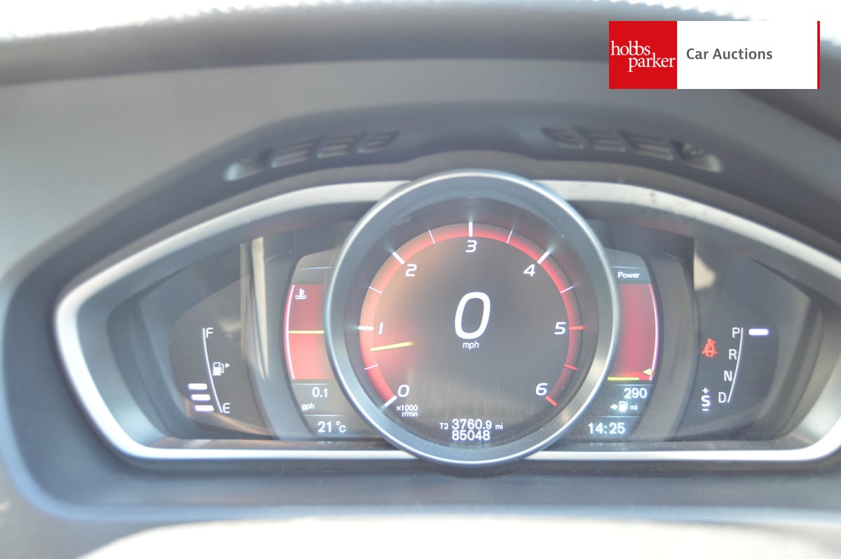 VOLVO V40 R-DESIGN LUX NAV D4 A image 16