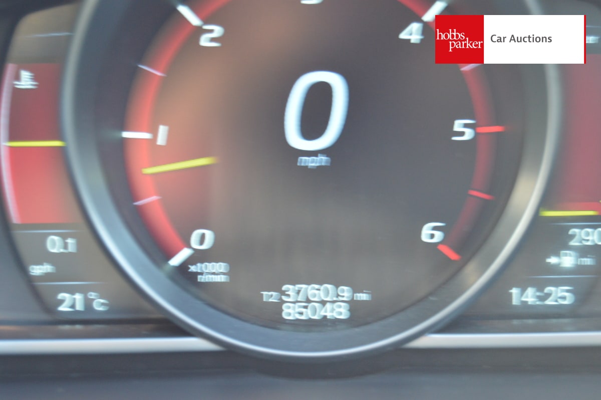 VOLVO V40 R-DESIGN LUX NAV D4 A image 17