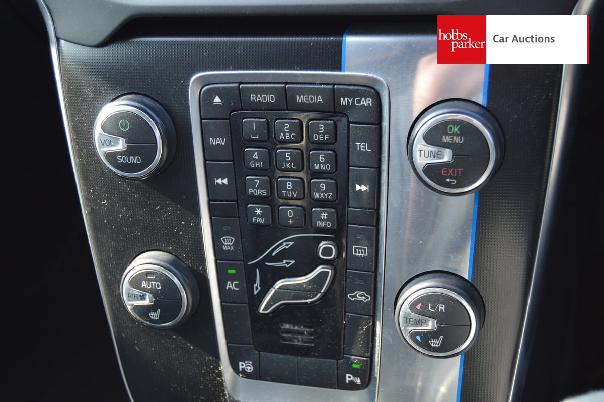 VOLVO V40 R-DESIGN LUX NAV D4 A image 19