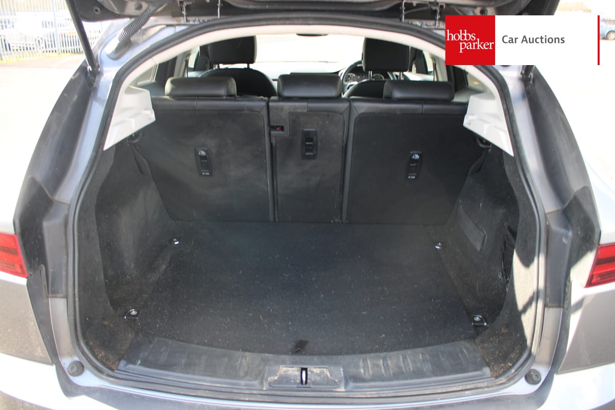 JAGUAR E-PACE S D MHEV AWD AUTO image 15