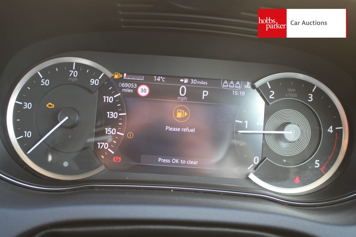 JAGUAR E-PACE S D MHEV AWD AUTO image 16