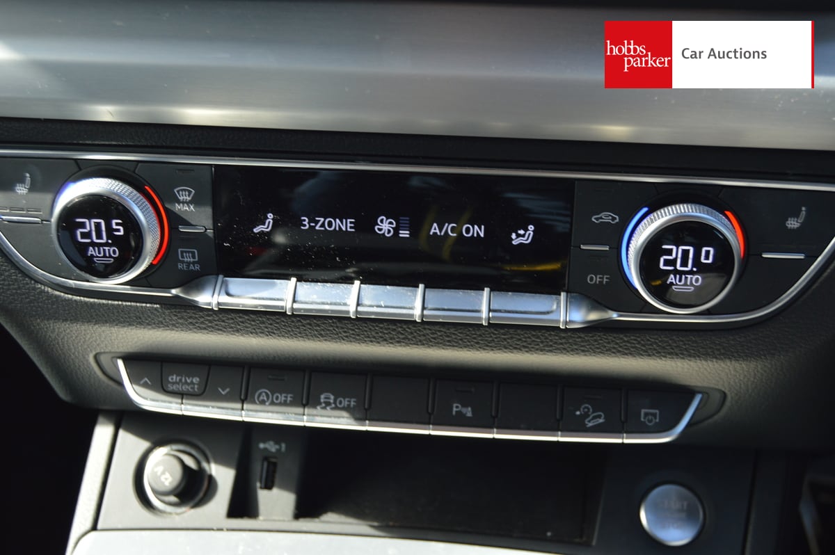 AUDI Q5 S LINE 45 TFSI MHEV QUAT SA image 18