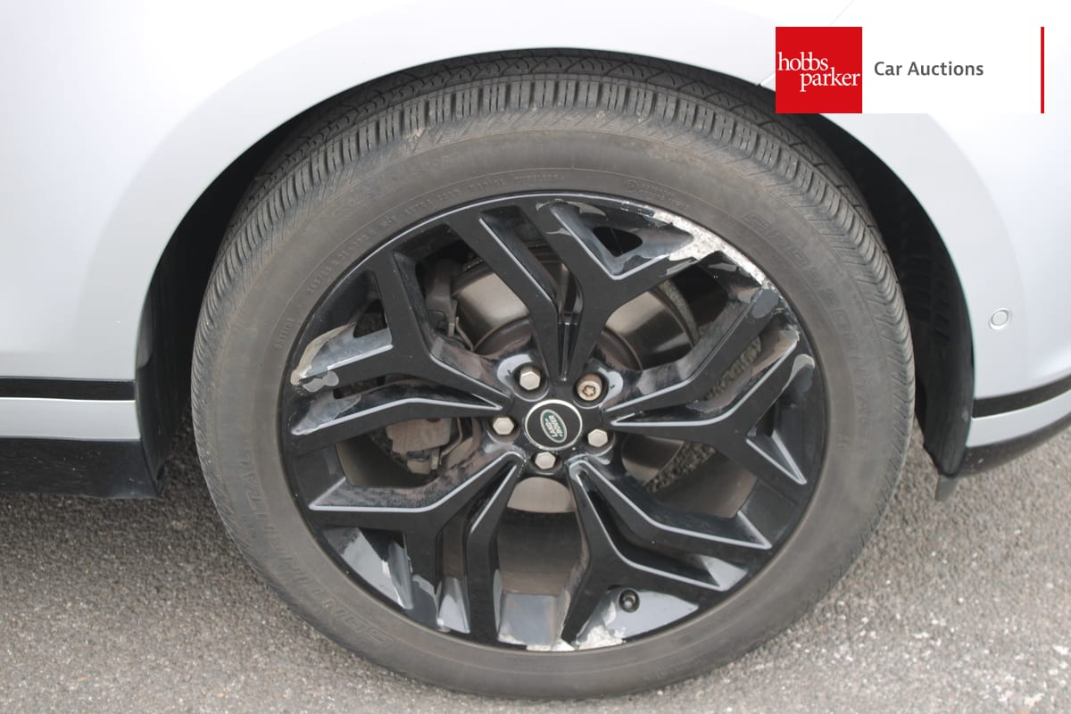 LAND ROVER RANGE ROVER VELAR SE D240 AUTO image 9