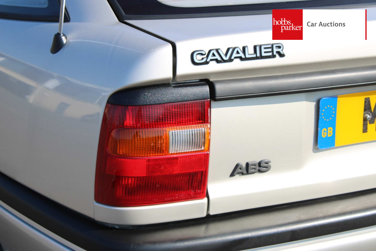 VAUXHALL CAVALIER LS image 11