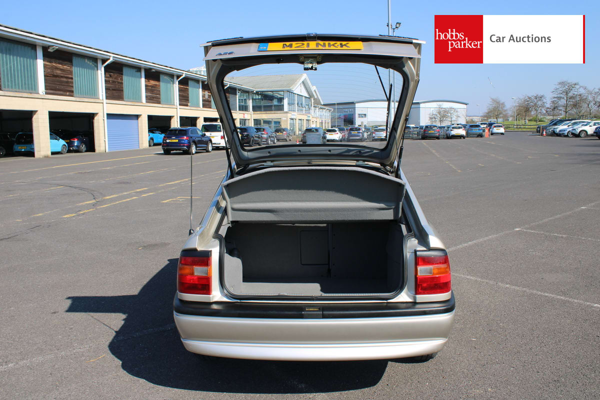 VAUXHALL CAVALIER LS image 20