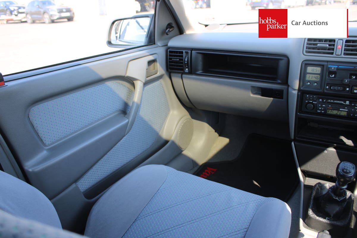 VAUXHALL CAVALIER LS image 27