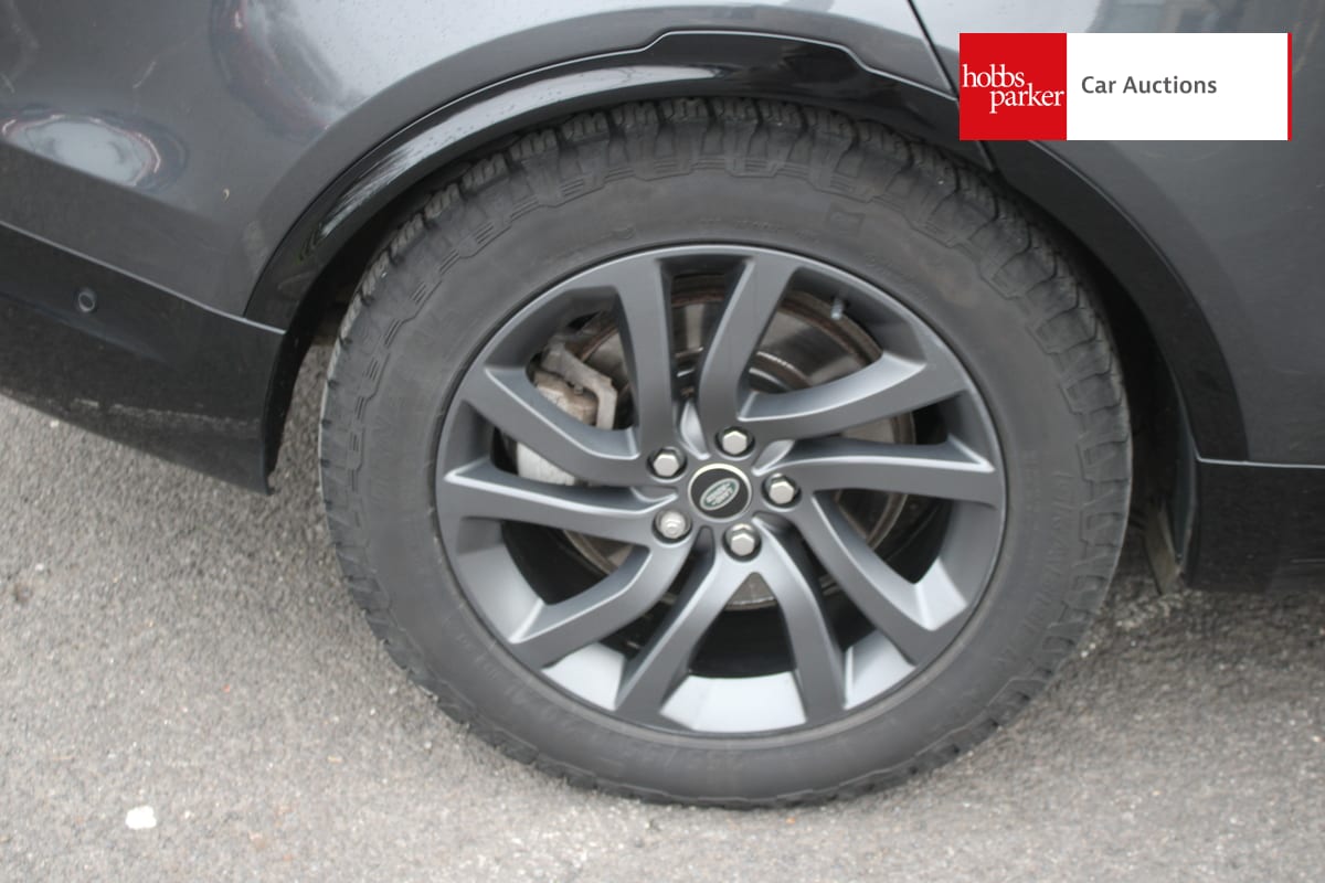 LAND ROVER DISCOVERY RDYNAMIC SE D M image 10