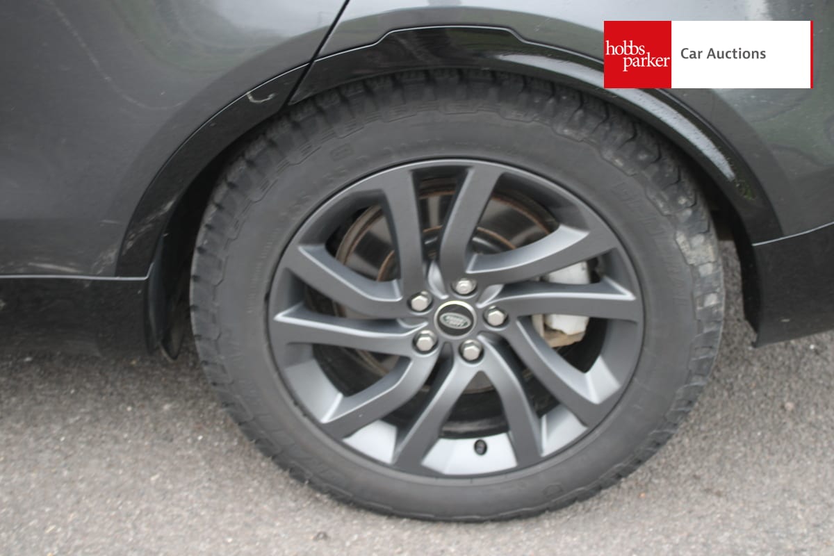 LAND ROVER DISCOVERY RDYNAMIC SE D M image 11