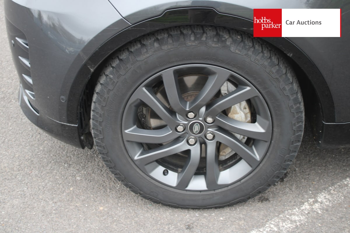 LAND ROVER DISCOVERY RDYNAMIC SE D M image 12