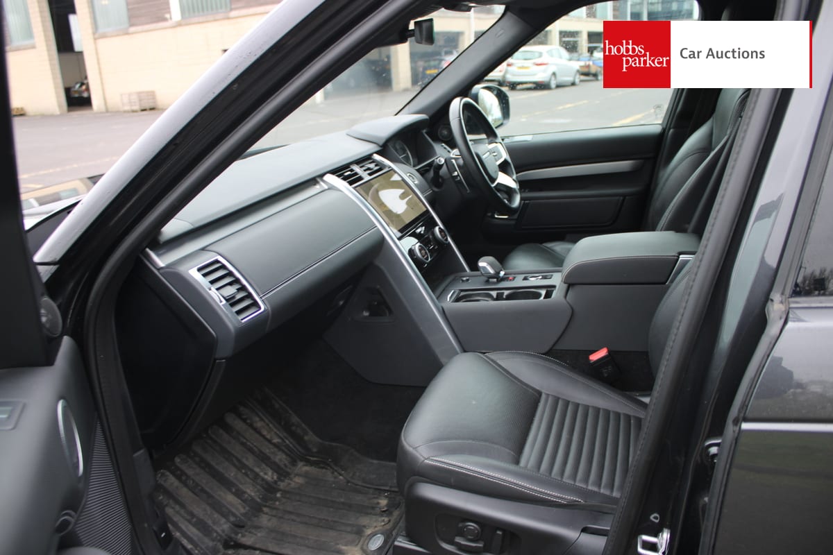 LAND ROVER DISCOVERY RDYNAMIC SE D M image 13