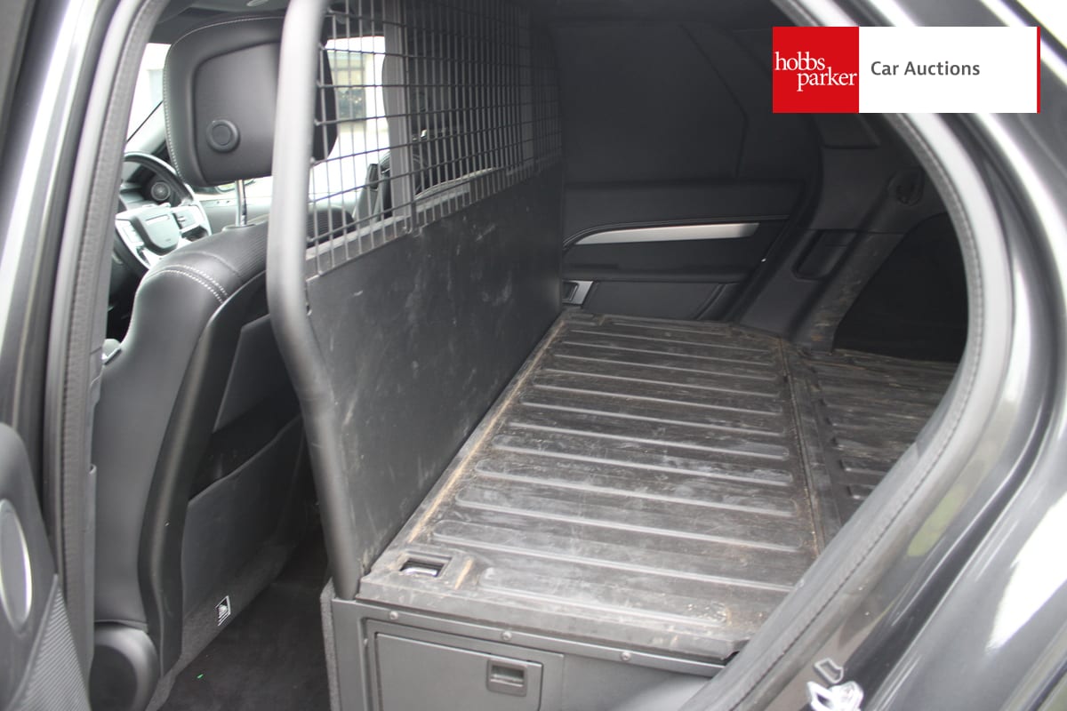 LAND ROVER DISCOVERY RDYNAMIC SE D M image 14